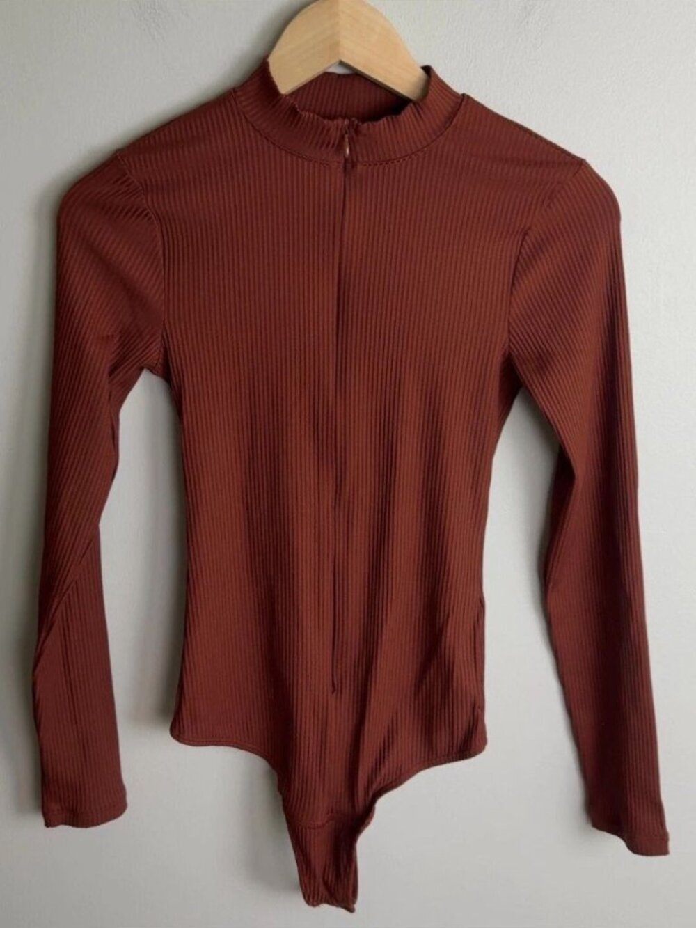 Abercrombie & Fitch Ribbed Long Sleeve Mock Neck Zip Up Bodysuit Rust Sz Small